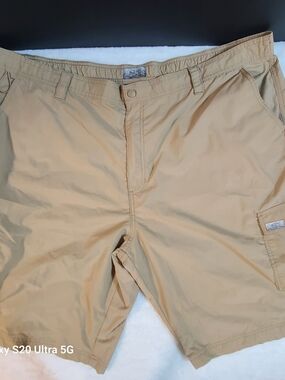 Men's OCEAN COAST Light Tan Cargo Shorts with Pocket